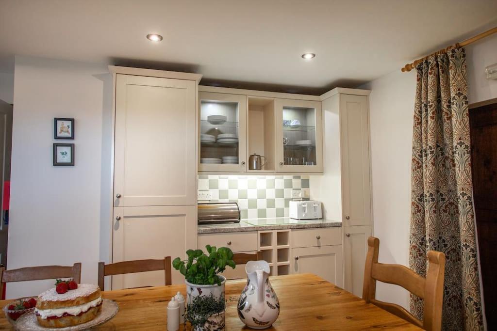 The Wheelhouse At Hewish Mill Villa Bittadon Exterior foto